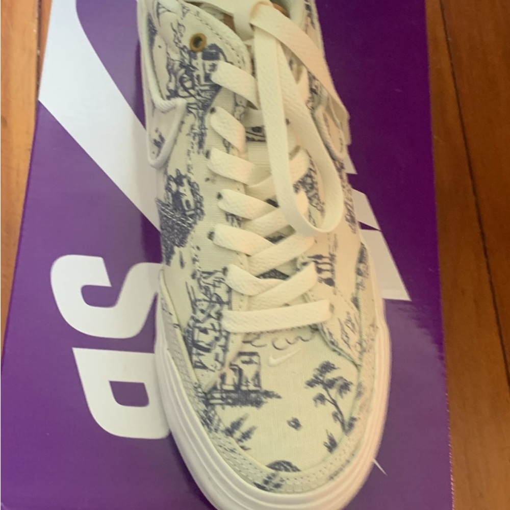 Nike SB Zoom Pogo Plus PRM - Sail, Bone, Light Carbon